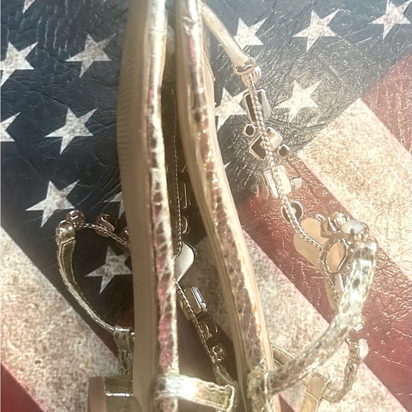 J Miller ladies Stunning Jeweled Gold Sandals Size 9.5 . - Picture 7 of 10